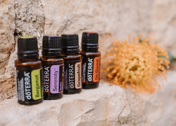 ätherische Öle in Flaschen von doTERRA